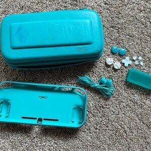 Nintendo Switch Lite Accessories in Turquosie